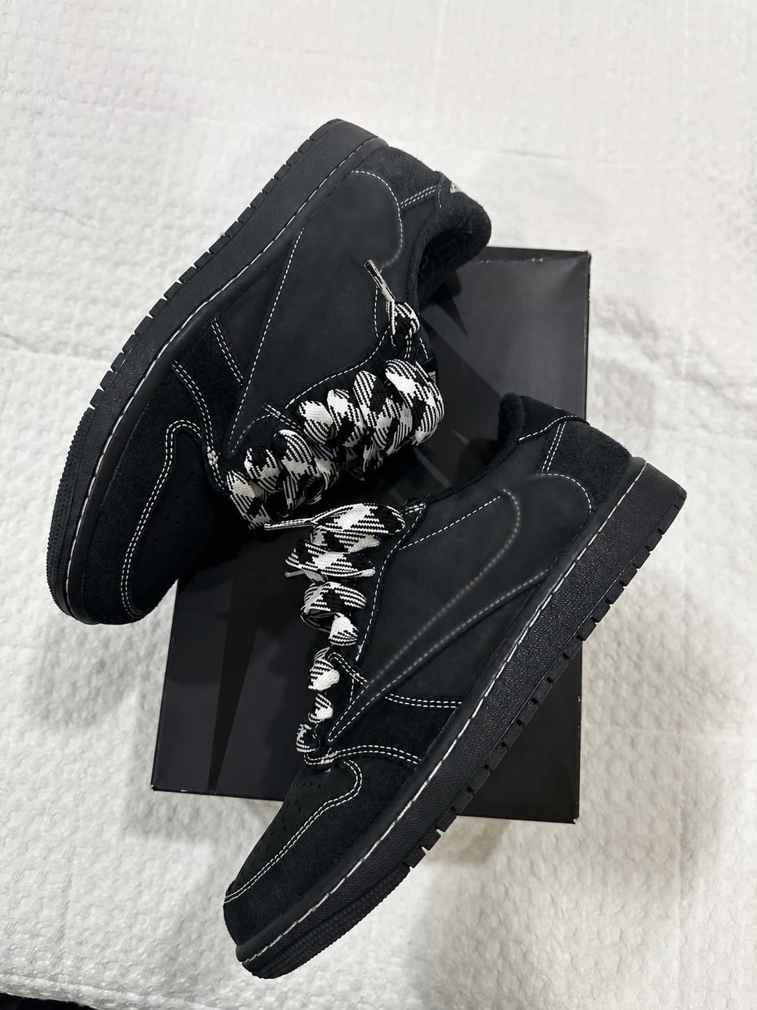 RS Black Low Sneakers